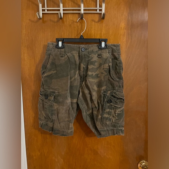 Old Navy Men Shorts Size 28 - Picture 1 of 3